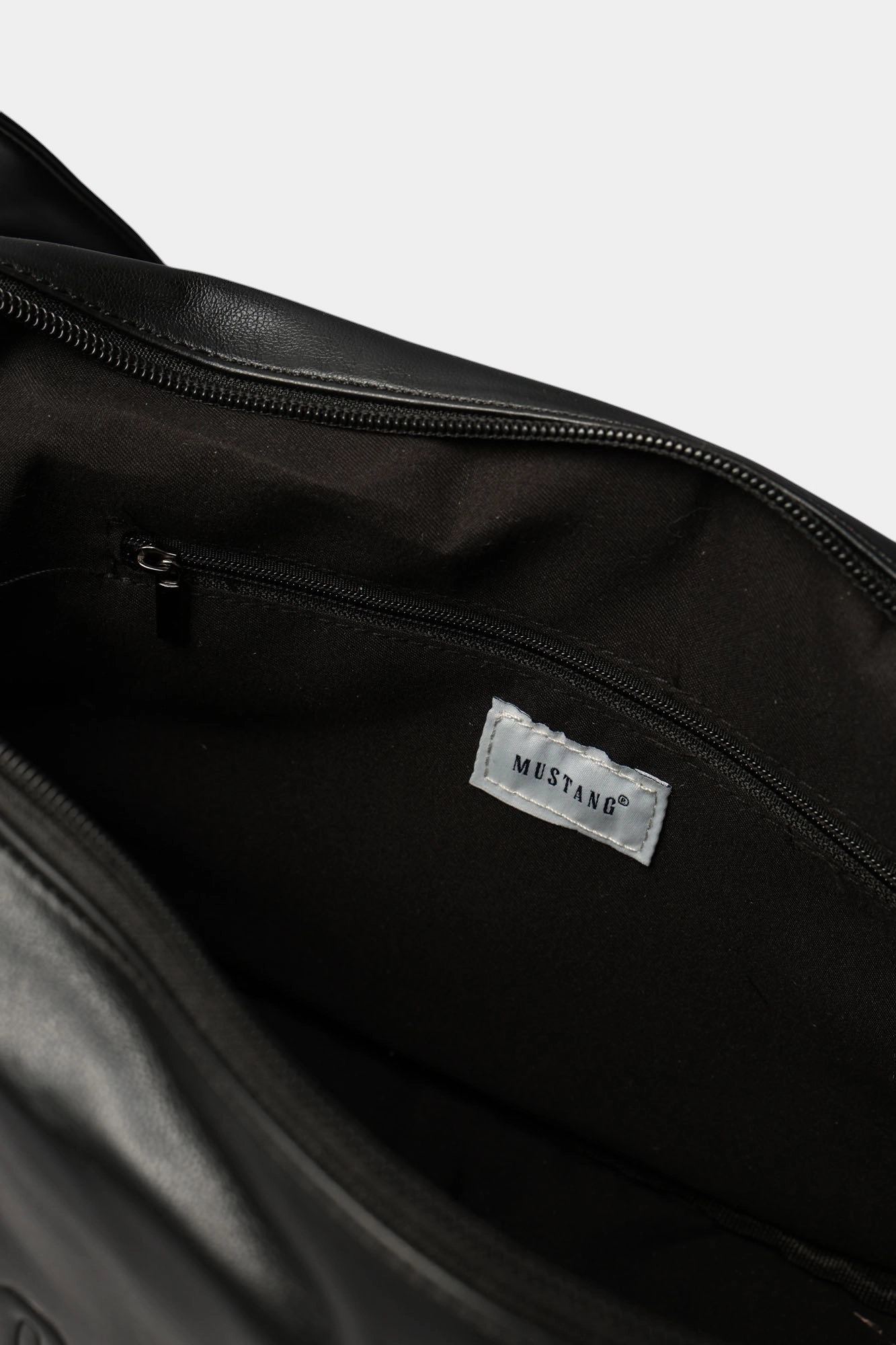 45.1185 Сумка Mustang Черный
