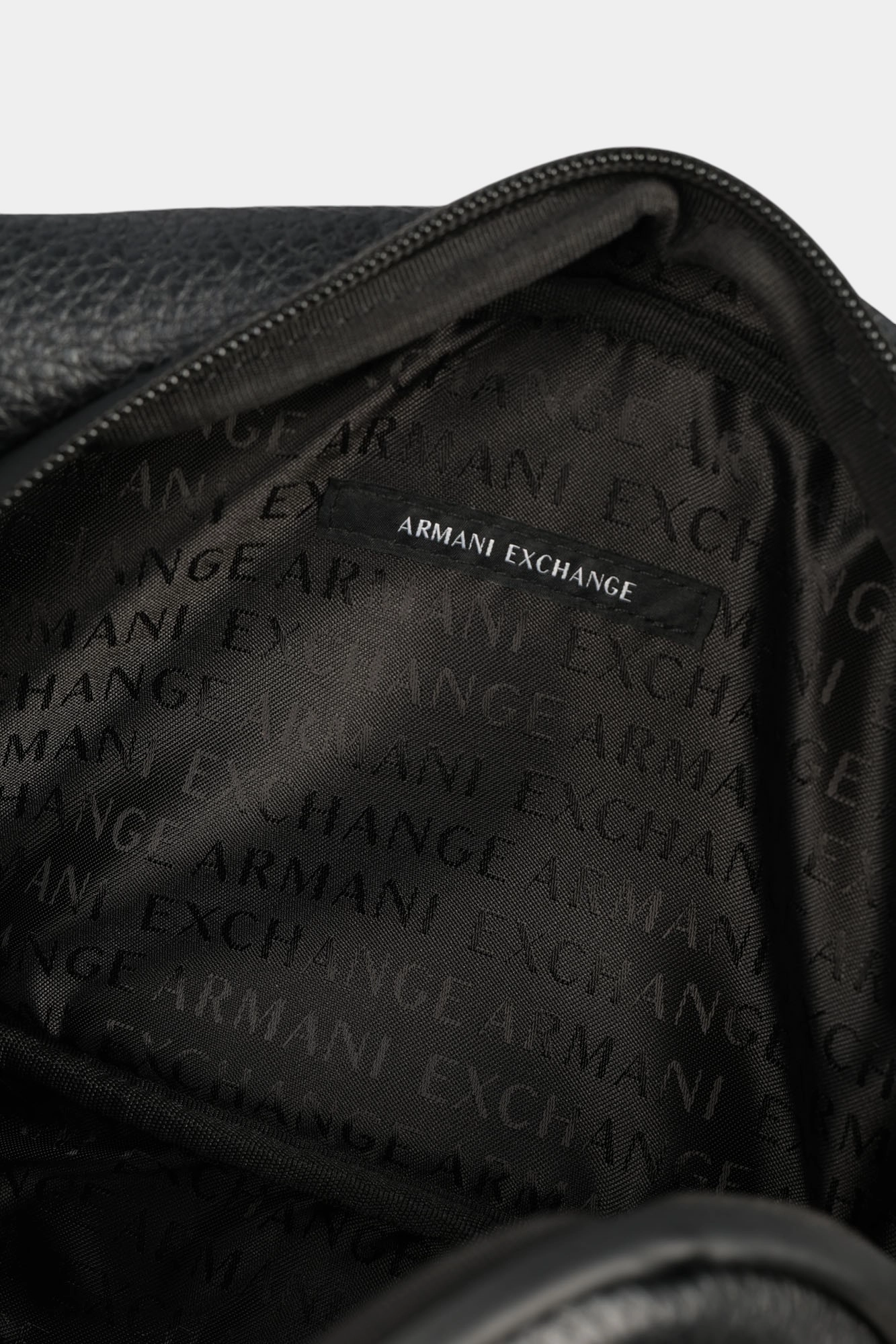 XM001621_AF17210 Сумка на пояс Armani Exchange Черный