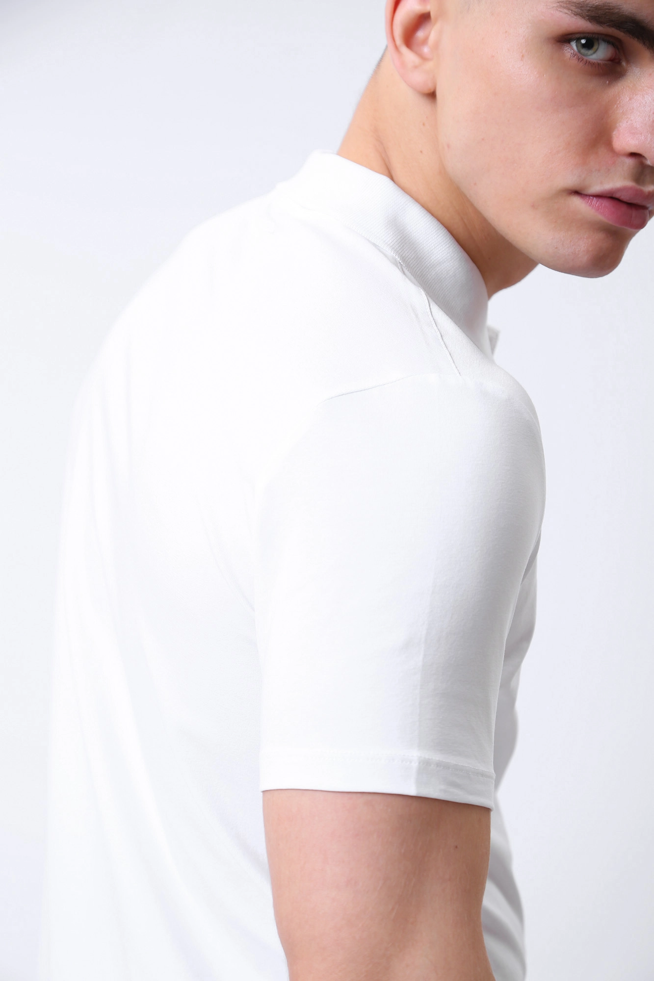 531221_745082 Поло  Karl Lagerfeld Белый