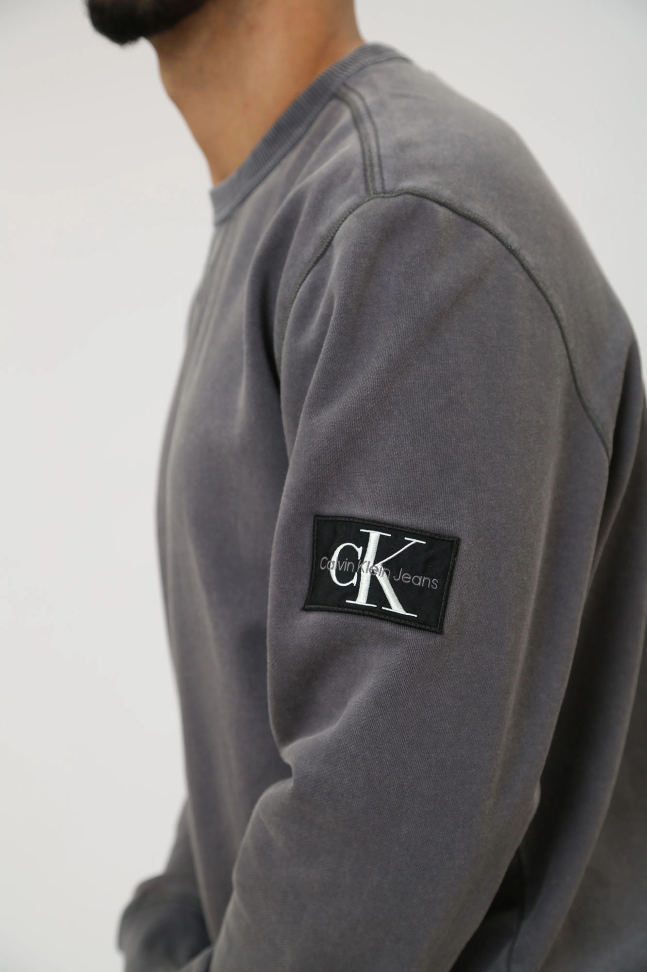 Calvin Klein Jeans J30J325145 PT2 Med Online.ru