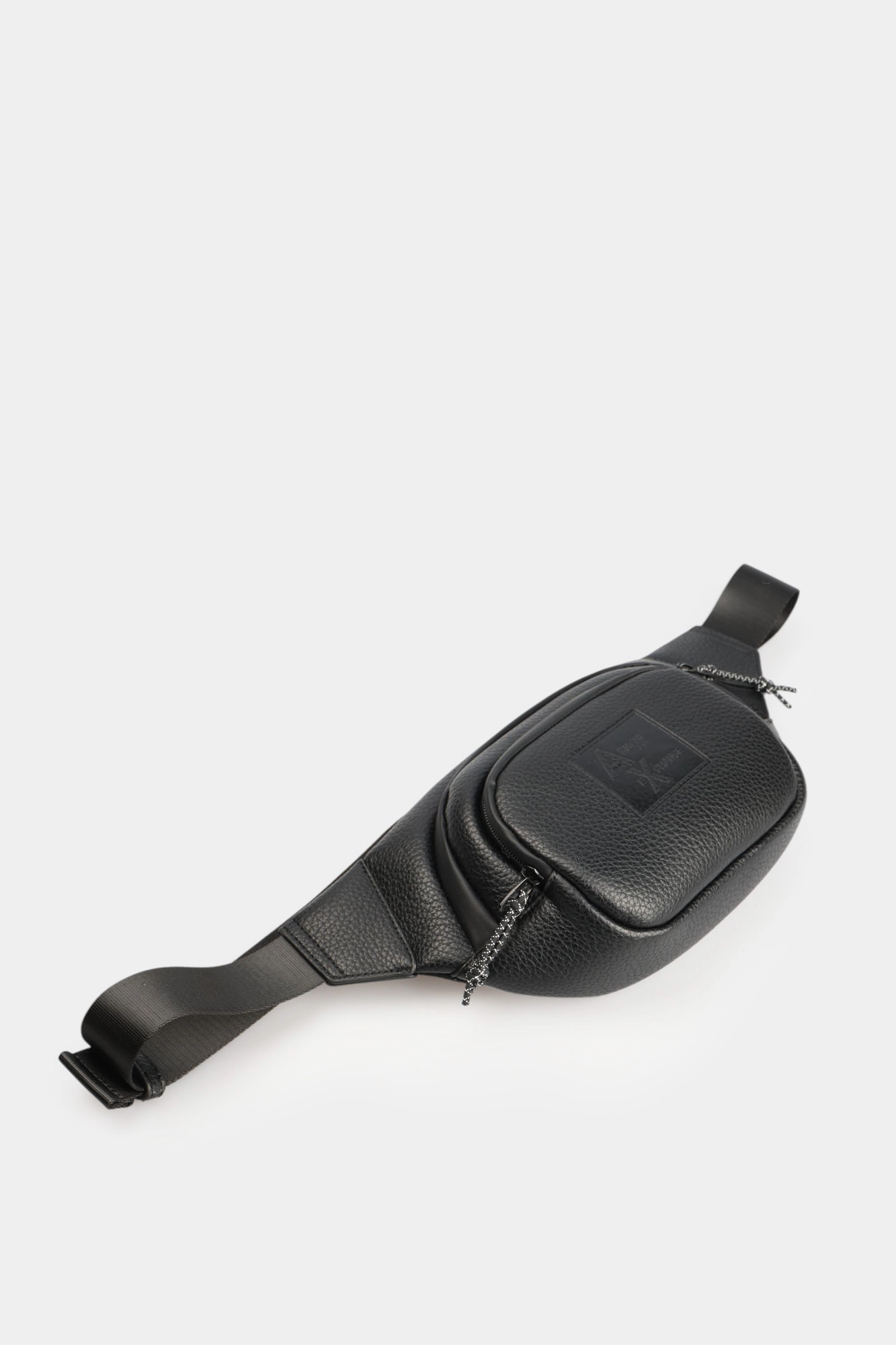 XM001621_AF17210 Сумка на пояс Armani Exchange Черный