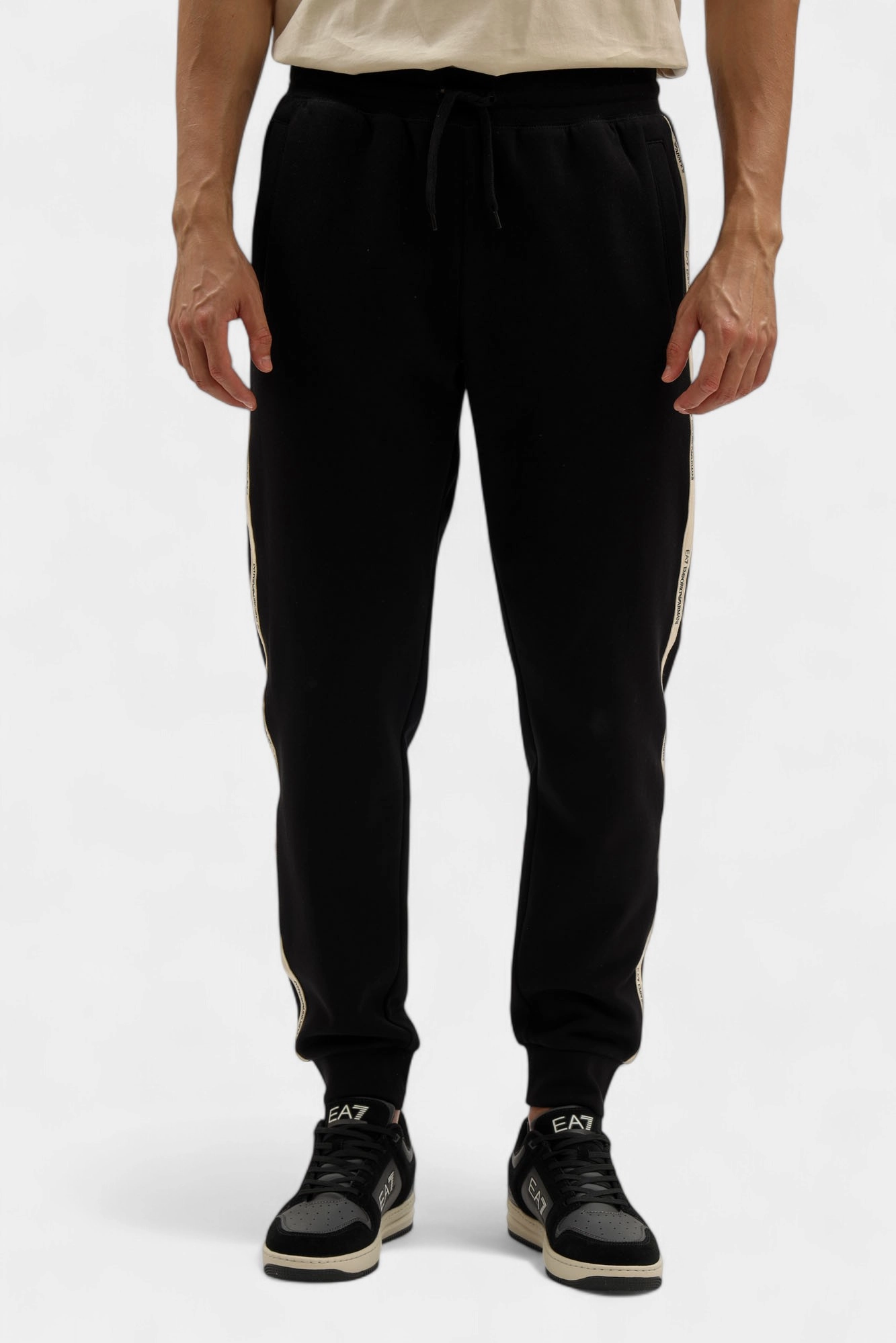 7M000974_AF10377 Брюки спортивные EA7 Черный