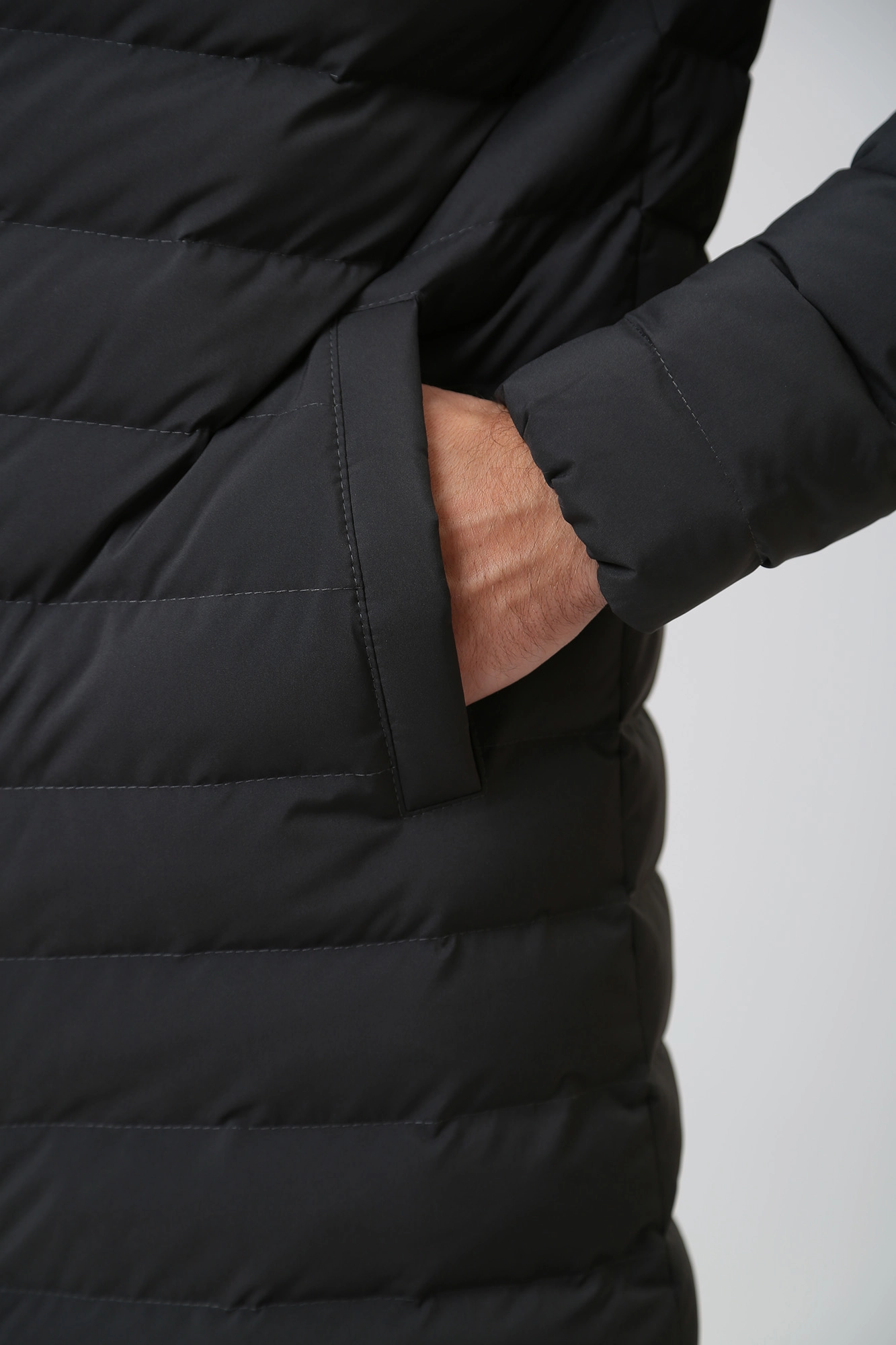 CR1807F23 Пуховик удлиненный Marc Cony Серый