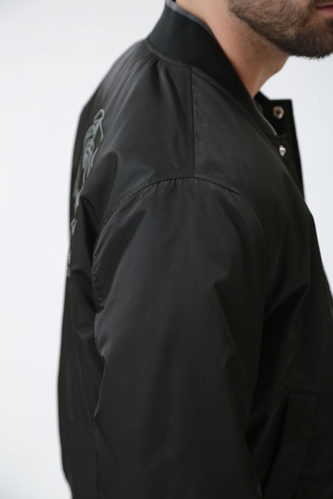 3DZB13_ZNJ7Z Бомбер Armani Exchange Черный