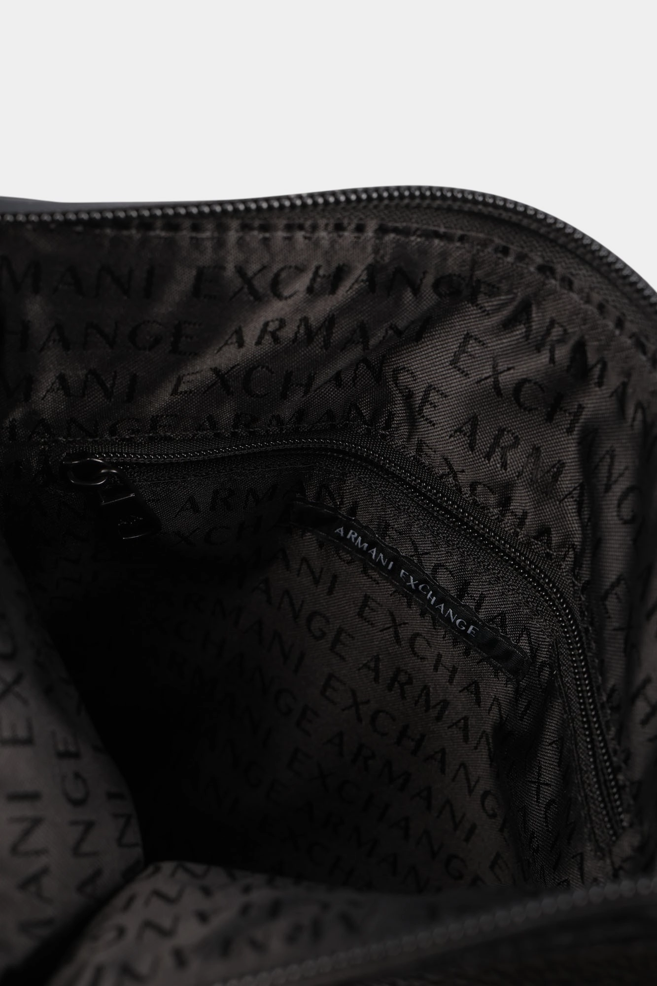XM001619_AF17210 Сумка Armani Exchange Черный