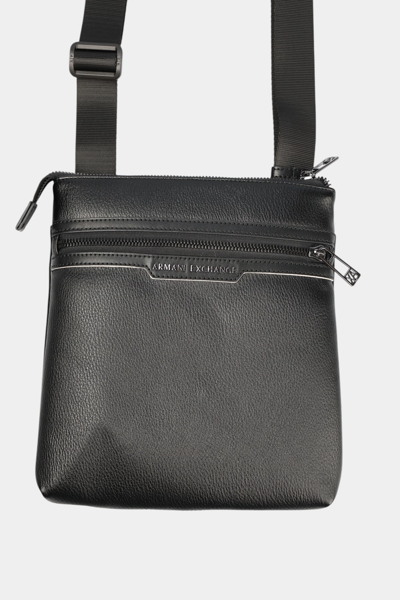 XM001603_AF17205 Сумка Armani Exchange Черный