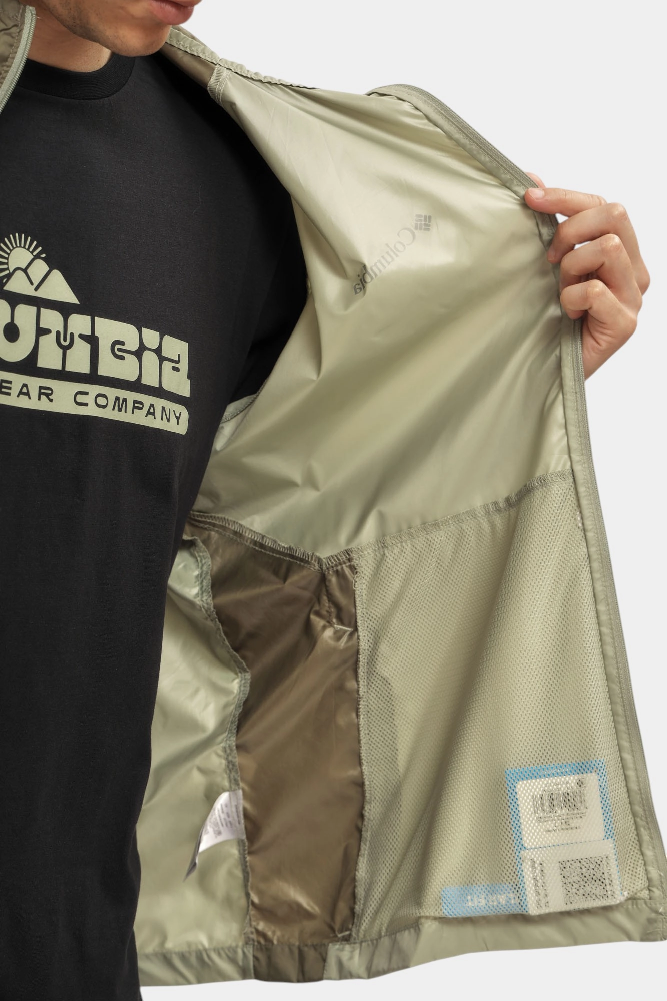 2117041 Ветровка Columbia Зеленый