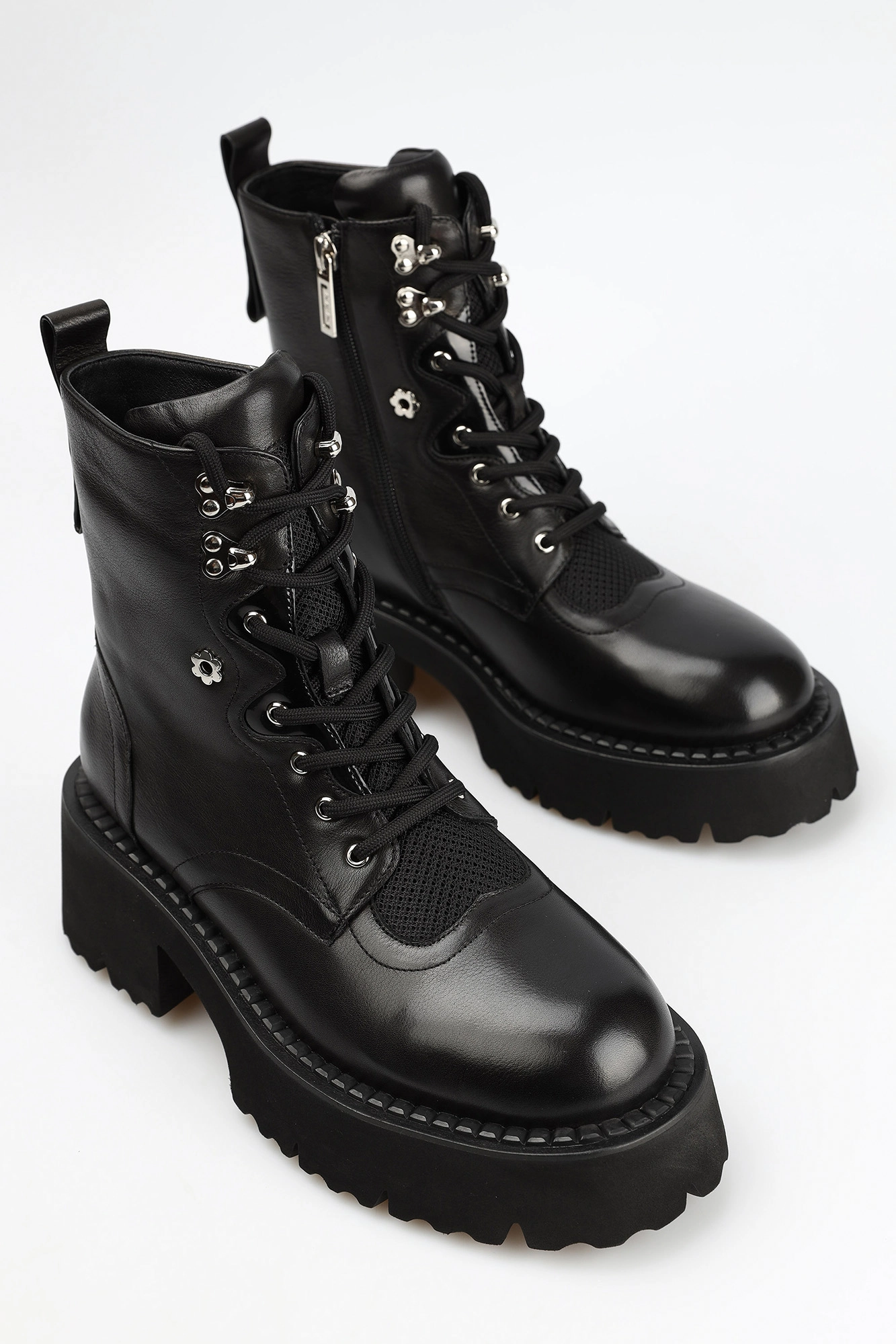 LT157X-6Q1 Ботинки Graciana Черный