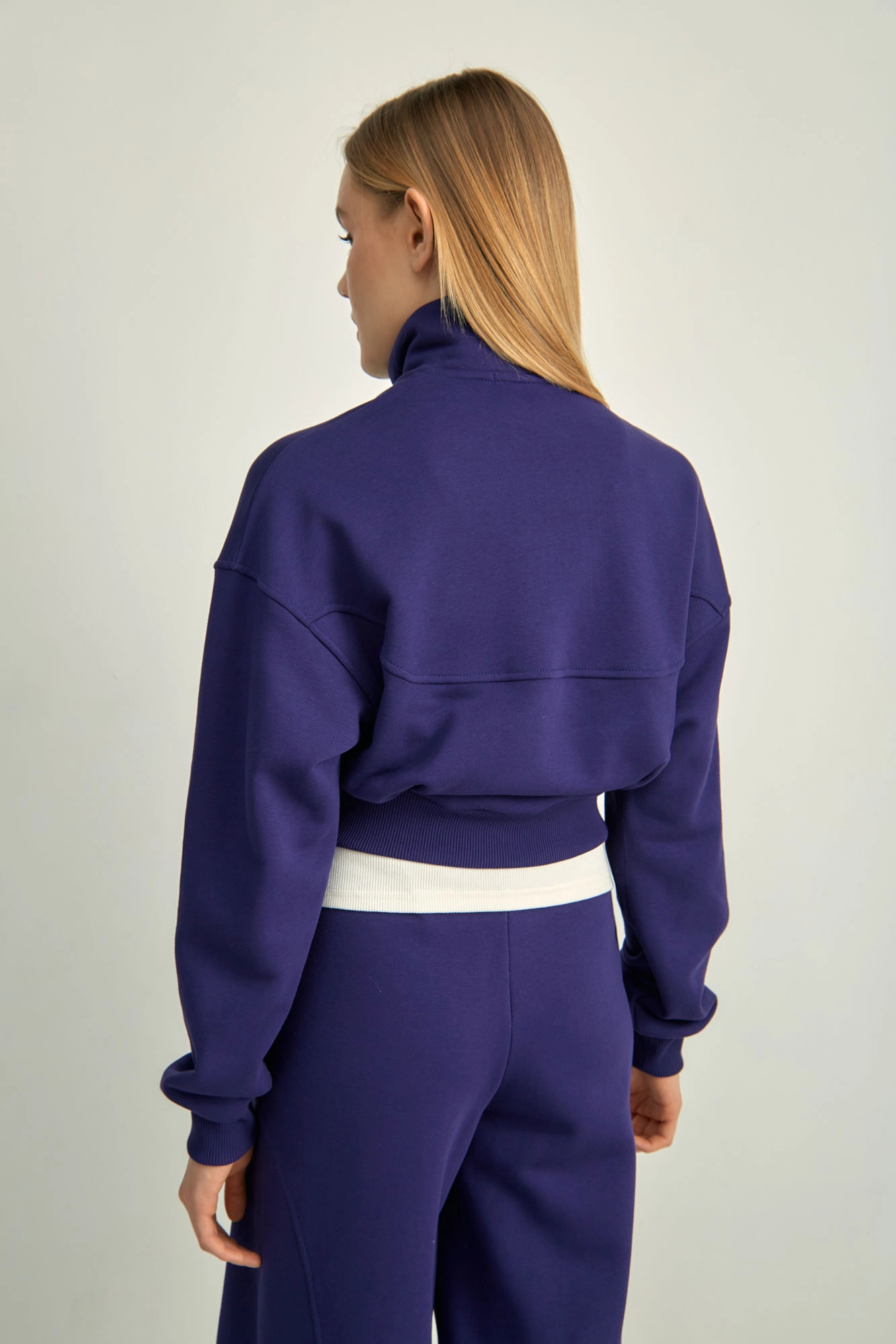 W-241-P-11-0091 тректоп the hills 