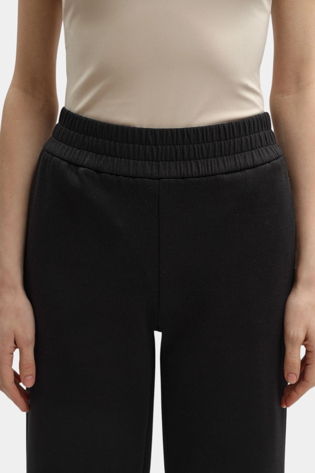 Брюки Armani Exchange Черный