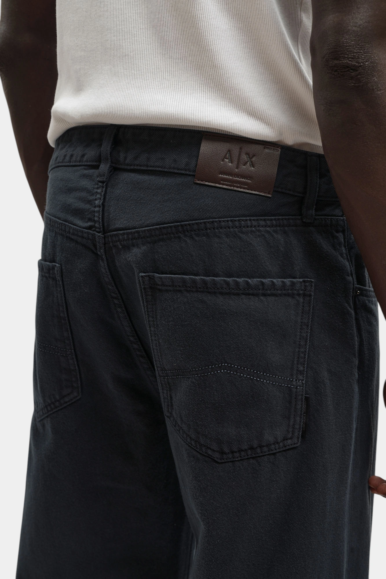 Джинсы Armani Exchange