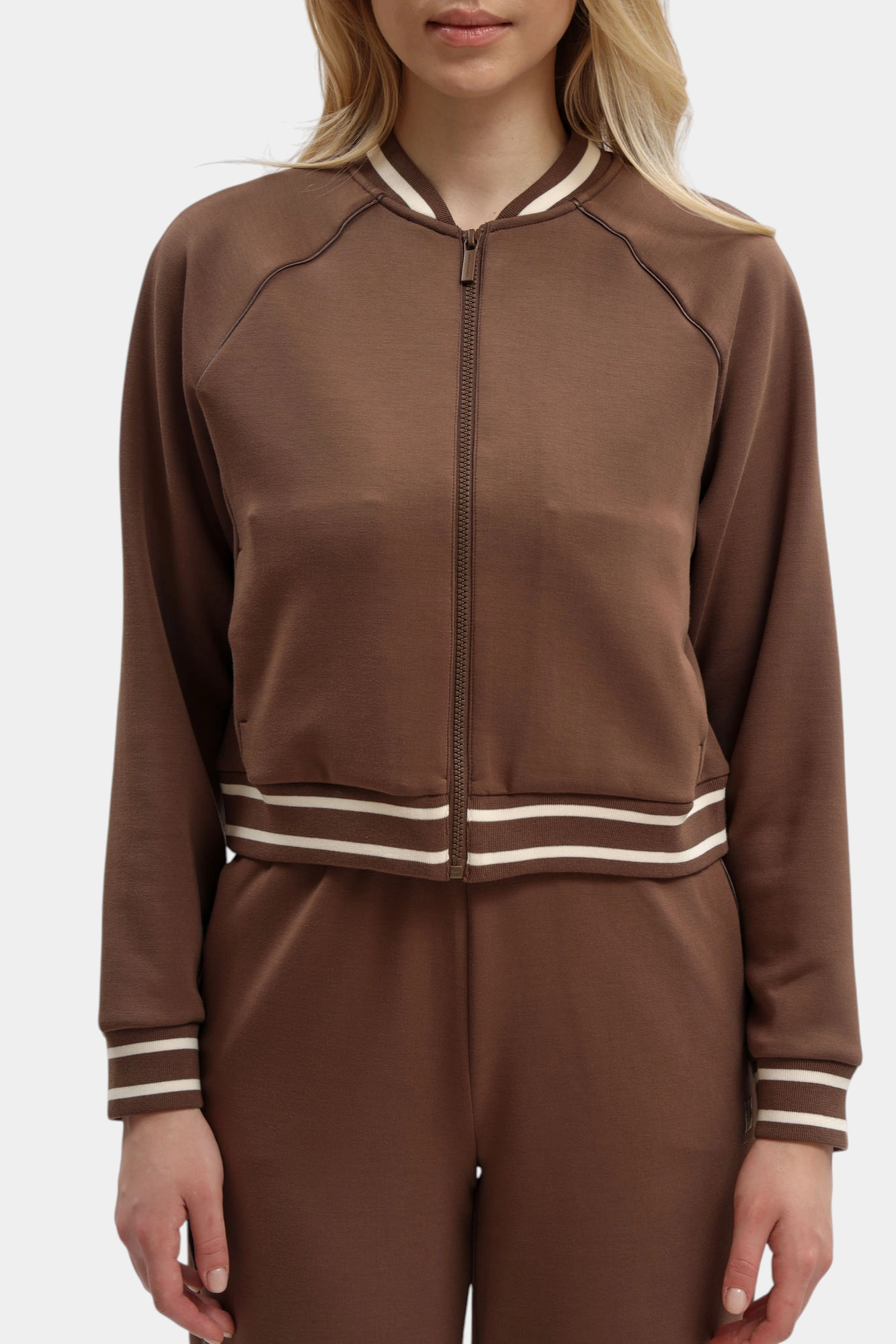 Тректоп Armani Exchange Бежевый