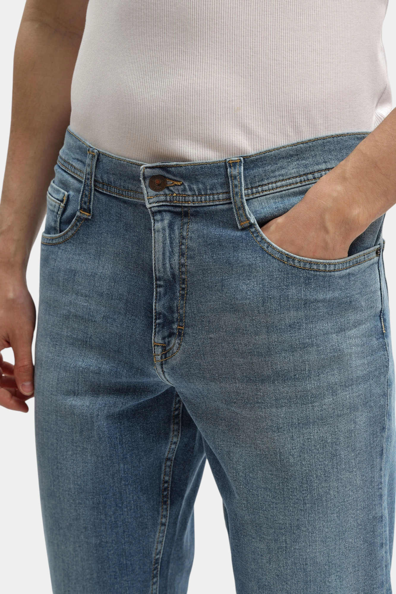 Джинсы Mustang