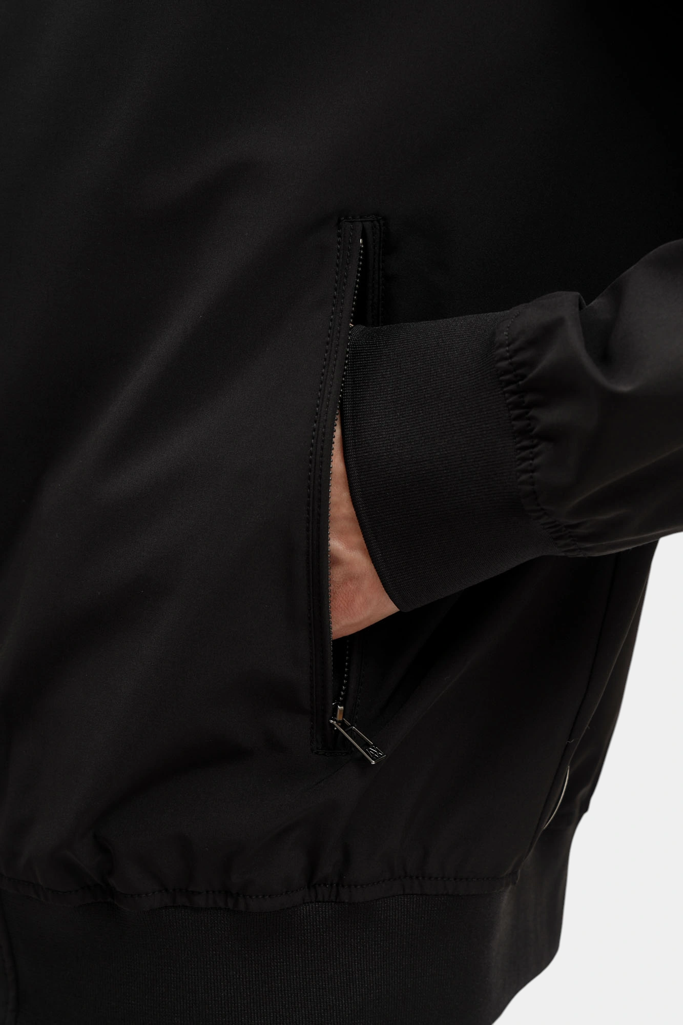 Ветровка Armani Exchange Черный