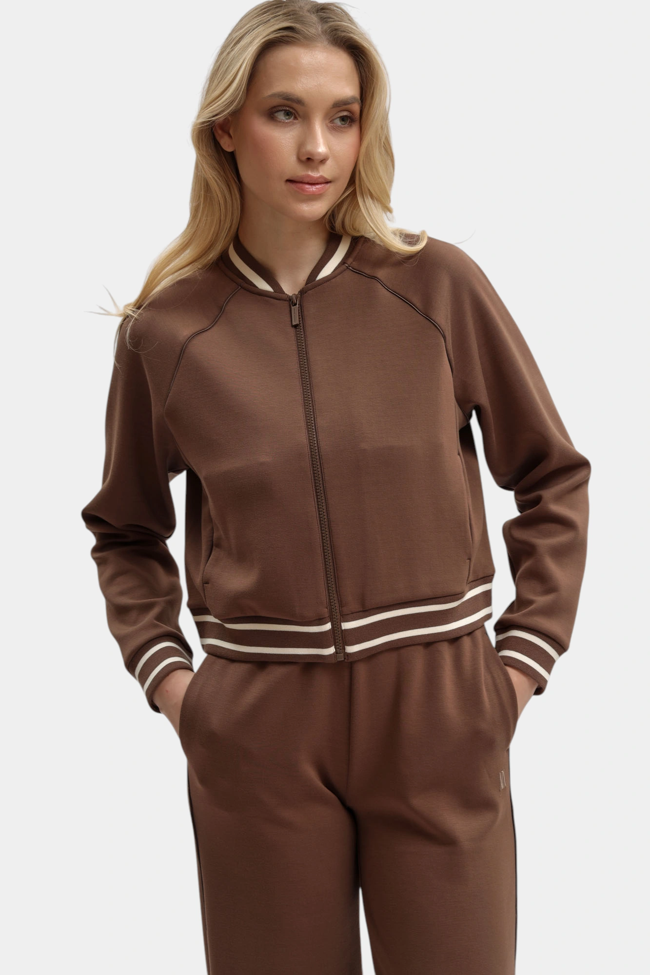 Тректоп Armani Exchange Бежевый