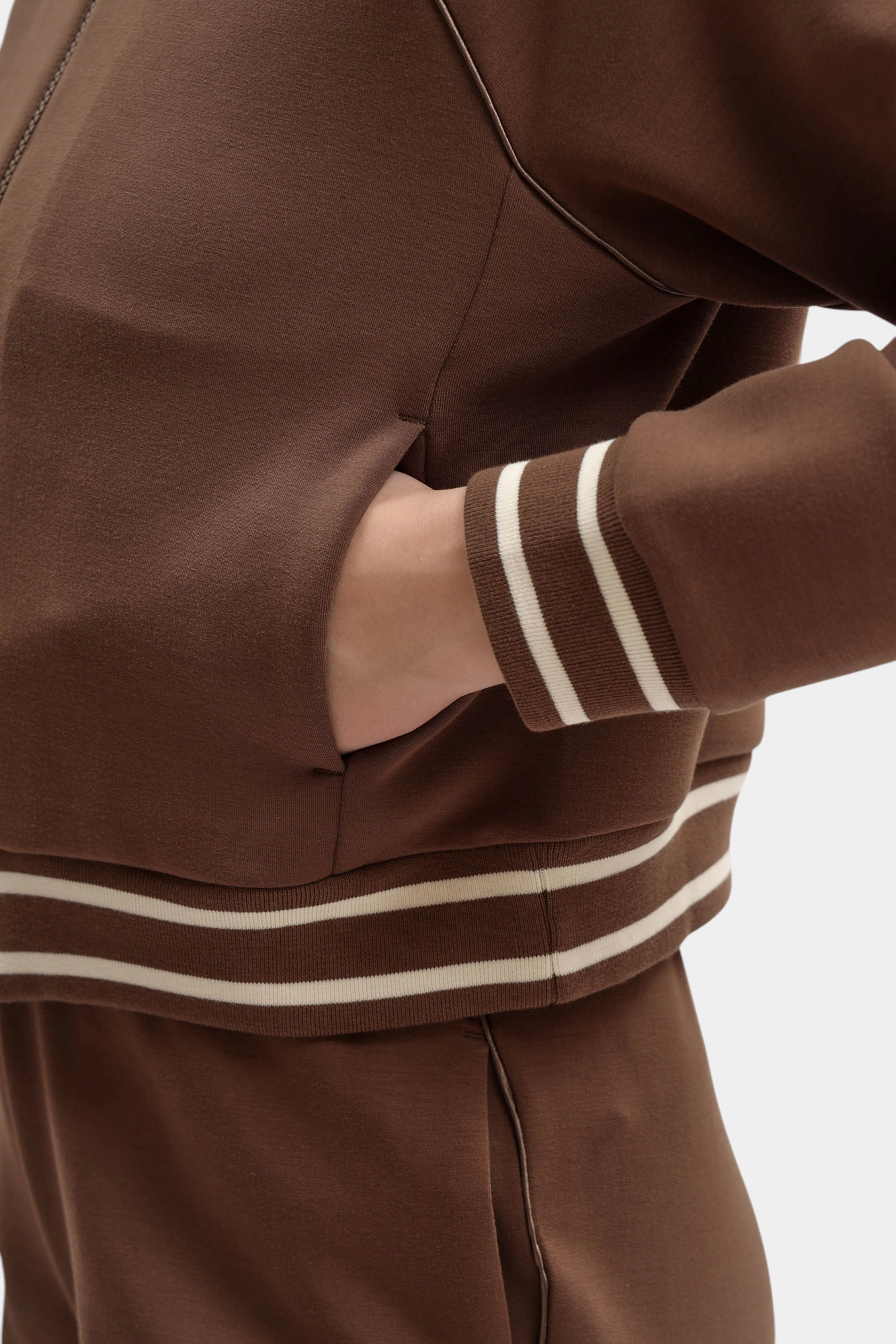 Тректоп Armani Exchange Бежевый